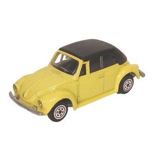 Polistil Volkswagon VW Beetle Cabriolet  1:43 Yellow Vintage Made In Italy